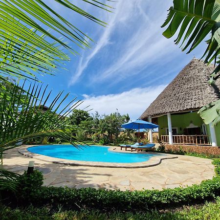 Paradiesische Villa Maisha Mazuri Mit Pool. Terrasse Und Personal Діані-Біч Екстер'єр фото