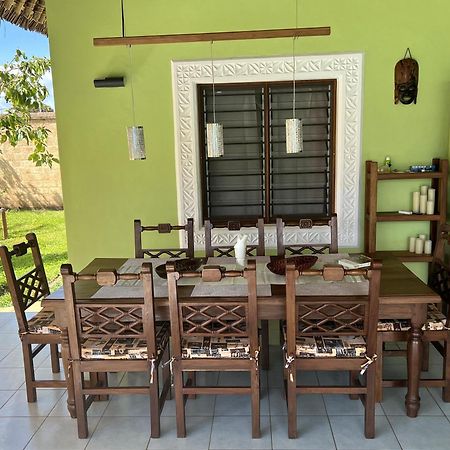 Paradiesische Villa Maisha Mazuri Mit Pool. Terrasse Und Personal Діані-Біч Екстер'єр фото