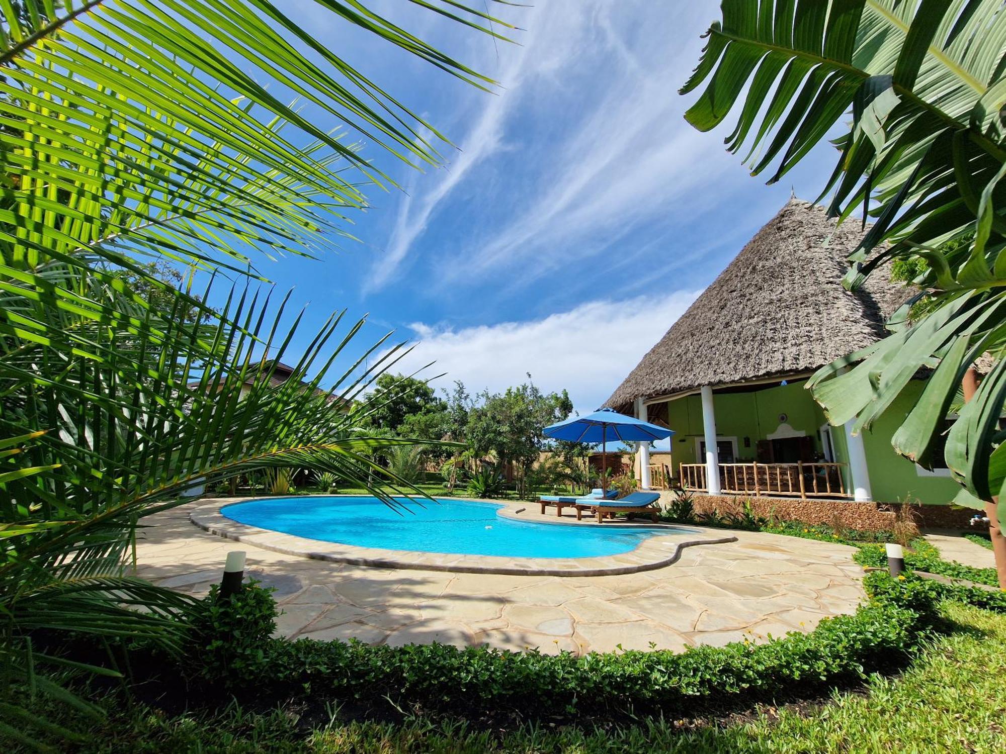Paradiesische Villa Maisha Mazuri Mit Pool. Terrasse Und Personal Діані-Біч Екстер'єр фото
