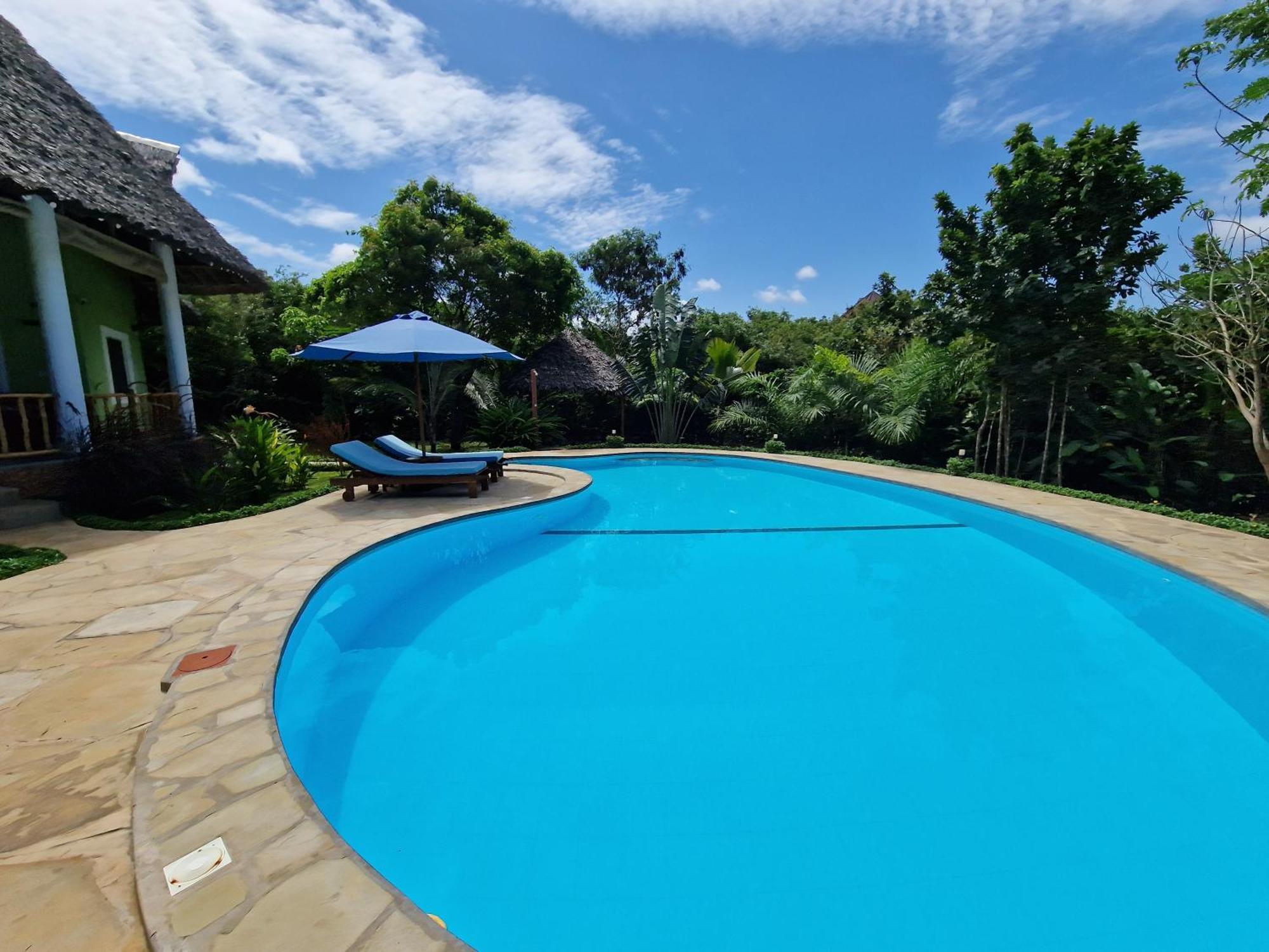 Paradiesische Villa Maisha Mazuri Mit Pool. Terrasse Und Personal Діані-Біч Екстер'єр фото
