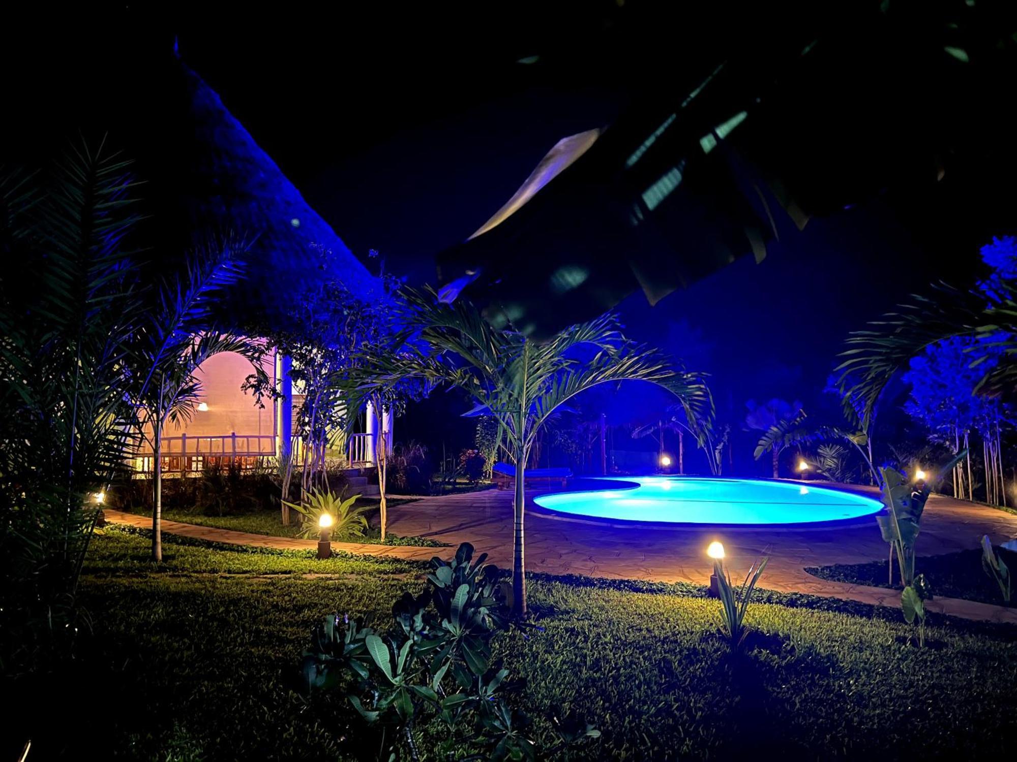 Paradiesische Villa Maisha Mazuri Mit Pool. Terrasse Und Personal Діані-Біч Екстер'єр фото