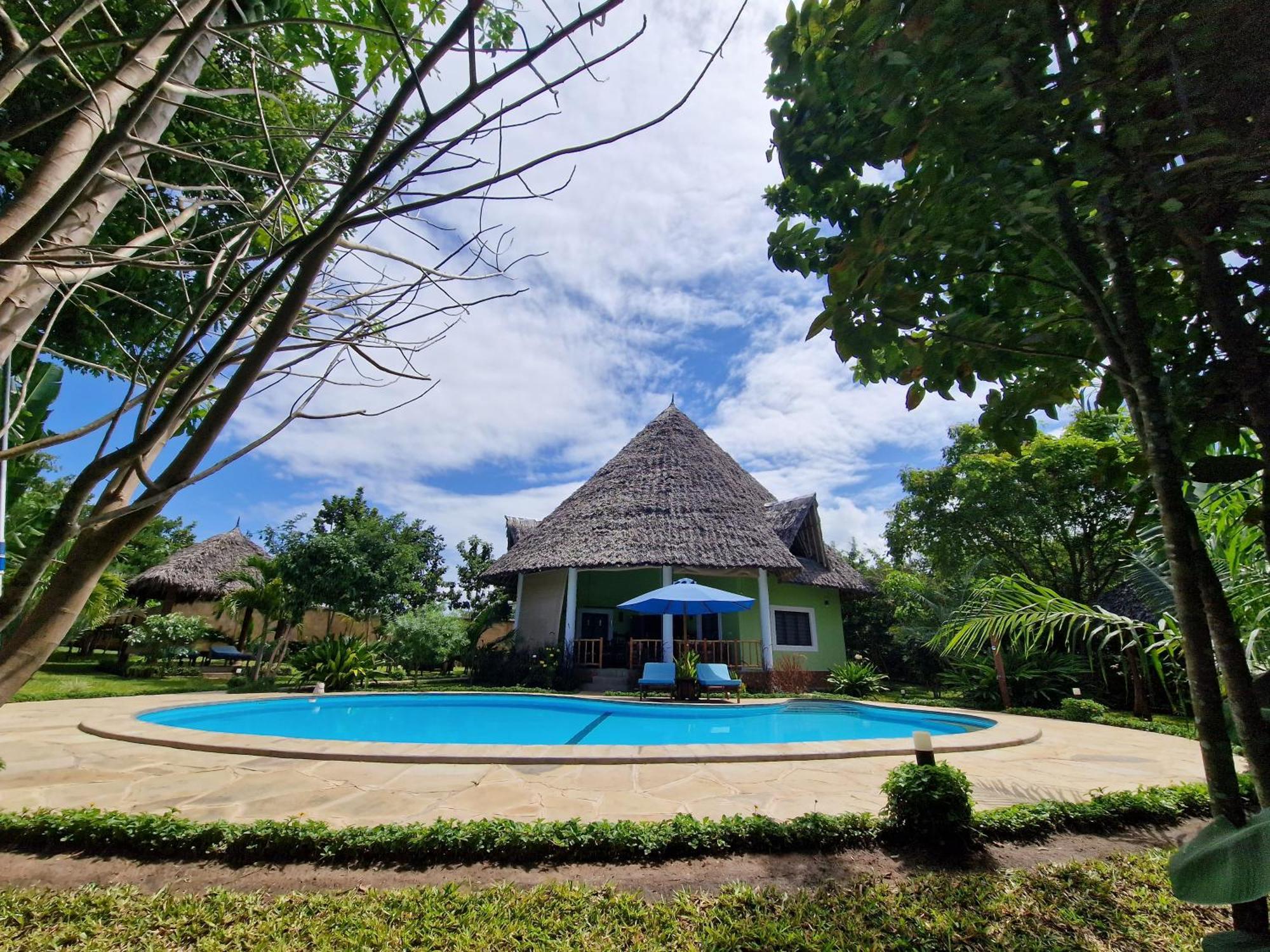 Paradiesische Villa Maisha Mazuri Mit Pool. Terrasse Und Personal Діані-Біч Екстер'єр фото